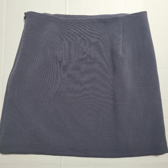Ann Taylor Loft Skirt Size 8, Grey Ruffle with Liner - Picture 2 of 8